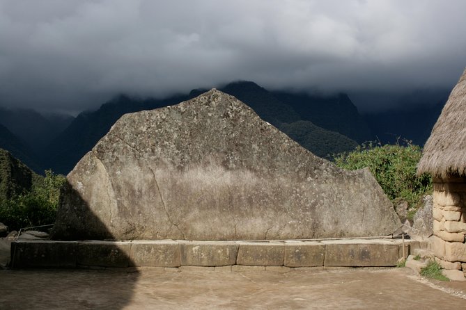 Hire a Fluent English Speaking and Professional Machu Picchu Guide - Exploring Machu Picchu With a Guide
