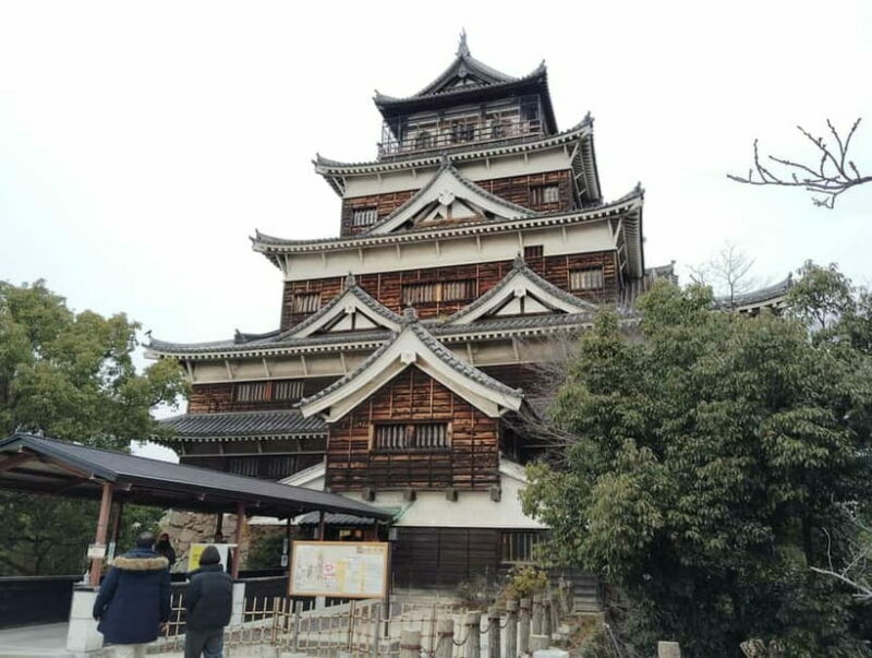 Hiroshima Castle 1h guide tour - An In-Depth Look at Hiroshima Castle 1-Hour Guided Tour