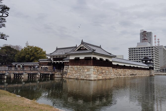 Hiroshima Castle 1h Guide Tour - Meeting Point and Guide Identification