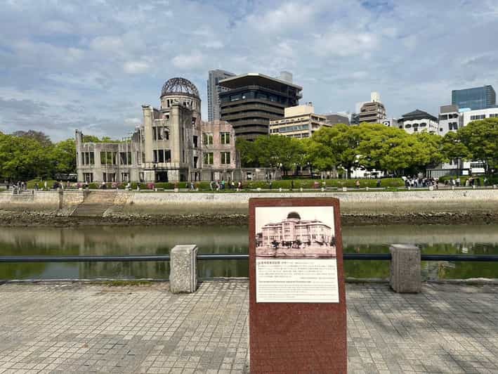 Hiroshima; Hiroshima Peace Memorial Museum and Castle Tour - Experience and Learning