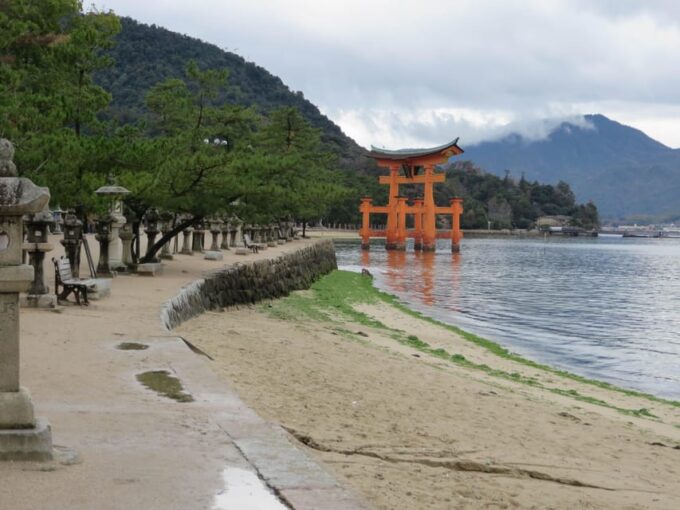 Hiroshima: History and Hidden Gems Tour - Insider Knowledge From Guide
