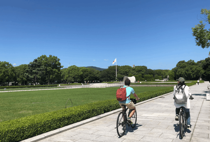 Hiroshima in a Nutshell: Morning Bike Adventure - Gokoku Jinja and Hiroshima Castle