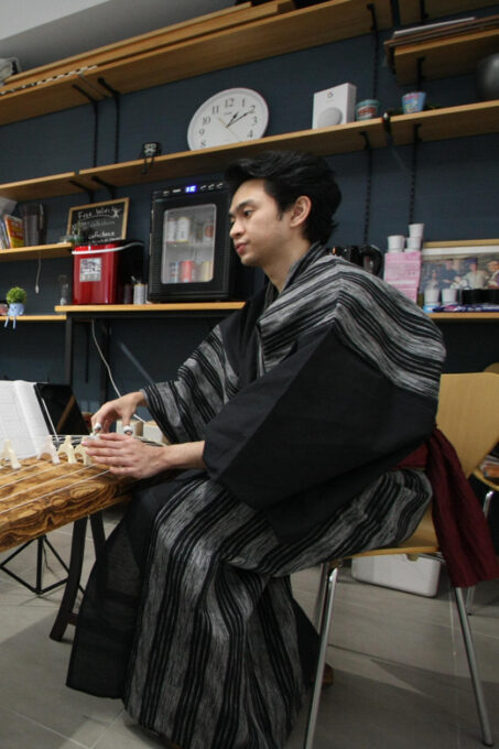 Hiroshima: Paper Folding, Traditional Japanese Clothing, Traditional Photography Experience - Koto Lesson