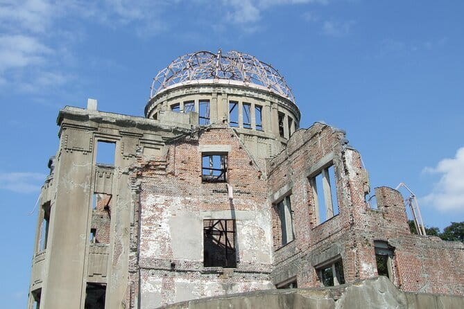 Hiroshima Peace Memorial and Highlights Private Tour With a Local - Experiencing the Hiroshima Castle