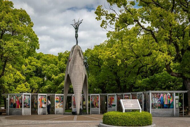Hiroshima Peace Memorial Park & Hiroshima Castle: A Scenic Walk - Why Travelers Love This Tour