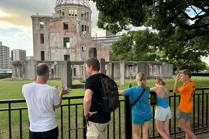 Hiroshima Peace Memorial Park Private Guided Walking Tour - Experiencing Okonomiyaki, the Local Cuisine