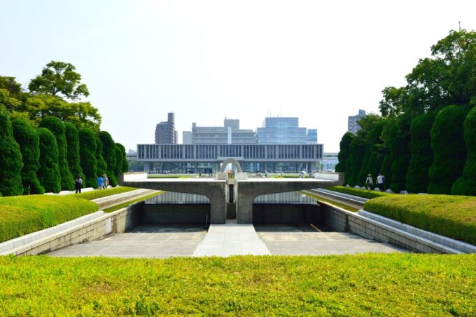 Hiroshima's Historic Walk: Castle, Dome & Peace Park - Samurai History at Castle