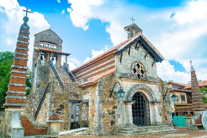 Hispaniola Island Discovery Tour - Pickup and Accessibility