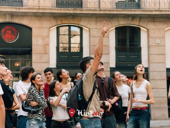 Histary: Guided Tour Through the Gothic Quarter With Augmented Reality - Crafting Unforgettable Memories in the City