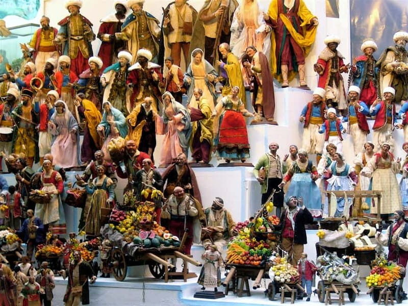 Historic Center of Naples - Tour in Italian - Dress Code Requirements