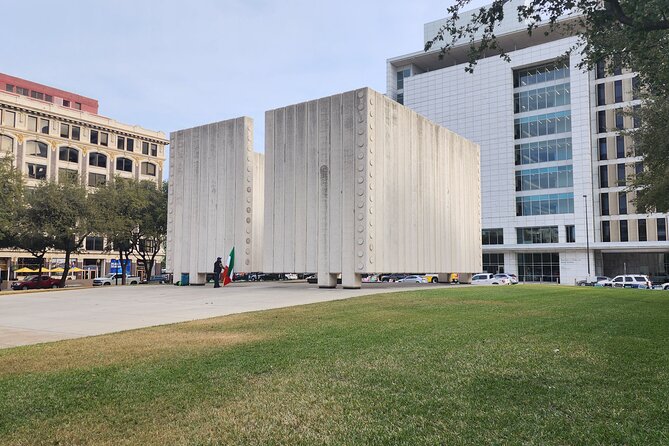 Historic Dallas Downtown Solo Self Guided Walking Tour - Narrated and Edited App Tour