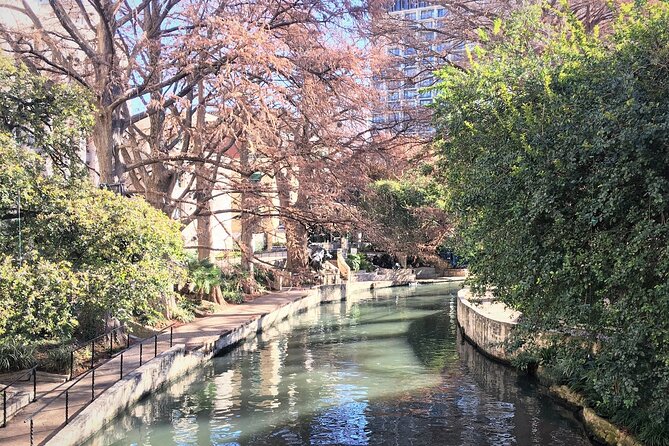 Historic Downtown & Riverwalk Walking Tour - Exploring San Fernando Cathedral