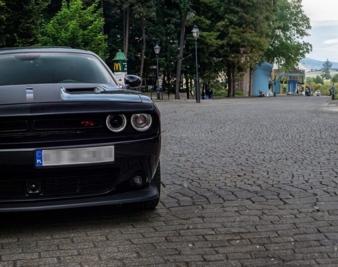 Historic Drive: Dodge Tour of Kazimierz & Schindlers Factory - Historic Kazimierz Exploration