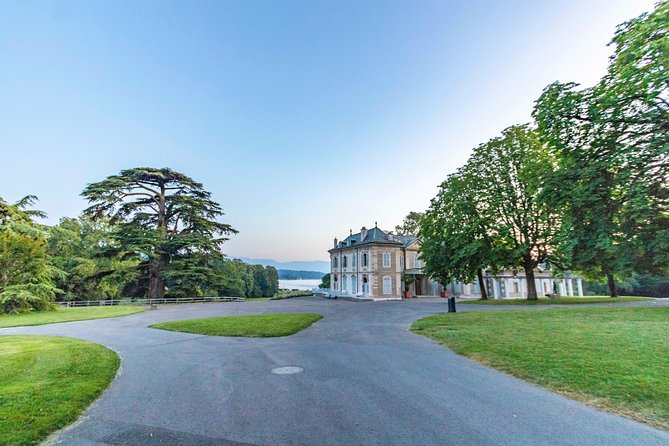 Historic Geneva: Exclusive Private Tour With a Local Expert - Booking and Cancellation Policies