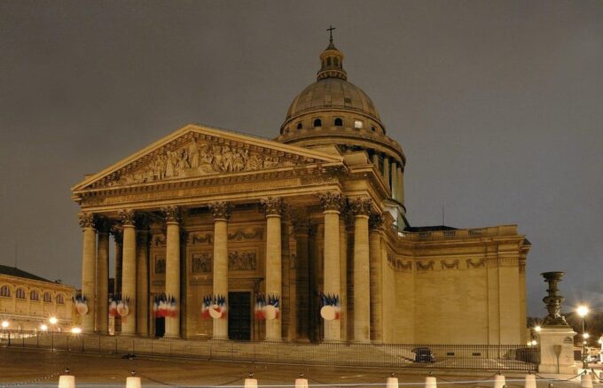 Historic Mouffetard Tour in Paris - Pétanque & Wine Tasting - Important Considerations