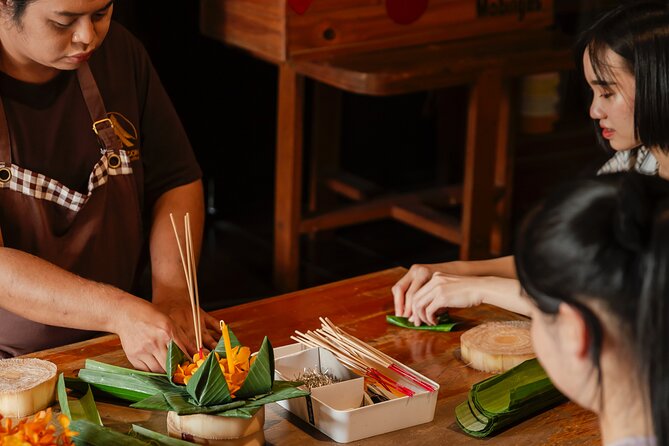 Historic Thai Cooking Class & Botanic Escape - Meeting Point and Duration