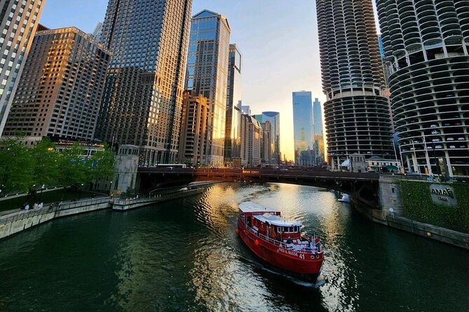 Historical and Architectural Chicago Fireboat River/Lake Cruise - Exploring Chicagos Rich History and Architecture