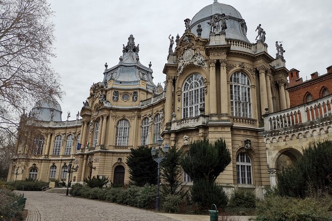 Historical and Cultural Walking Tour in Budapest - Narratives From a Professional Local Guide