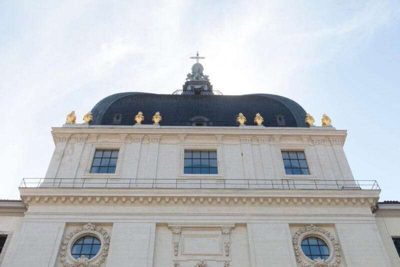 Historical and Naughty Tour of Lyon in English - Key Points