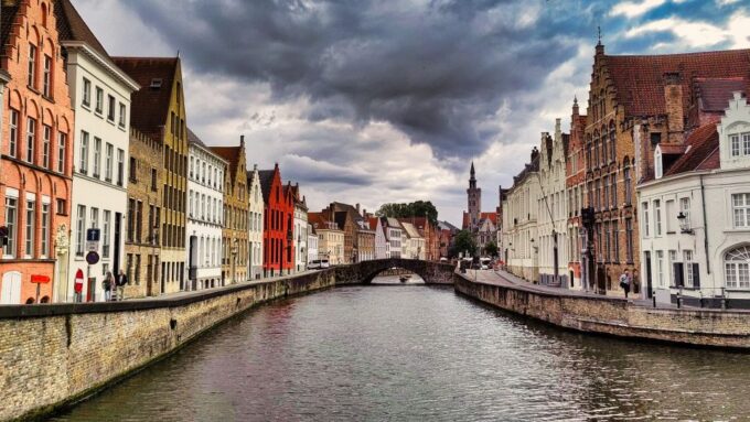 Historical Brujas: Chapel of Jerusalem and University of Commerce - Bruges as the University of Commerce