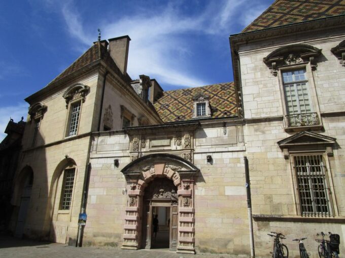 Historical Dijon: Outdoor Escape Game - Discovering Hidden Gems