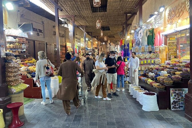 Historical Dubai Walking Tour With Local - Exploring Historical Neighborhoods