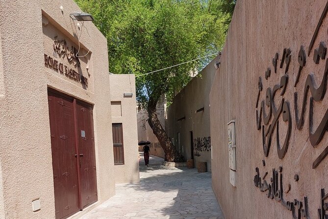 Historical Dubai Walking Tour With Local - Visiting Bustling Souks
