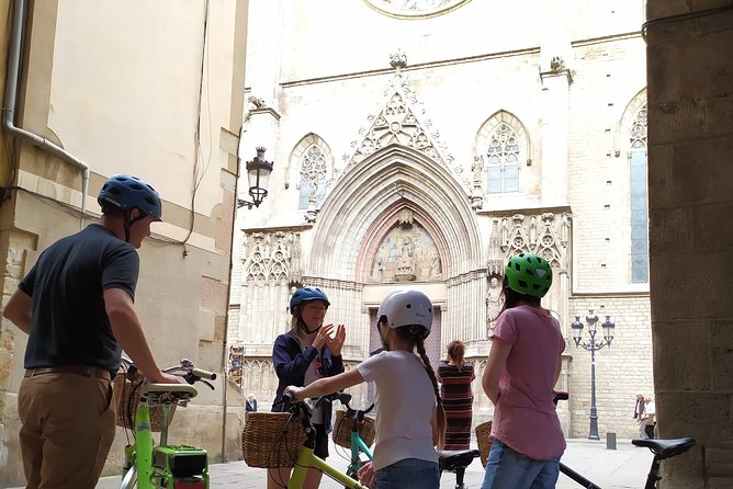 Historical E-bike Tour in Barcelona - Booking and Availability