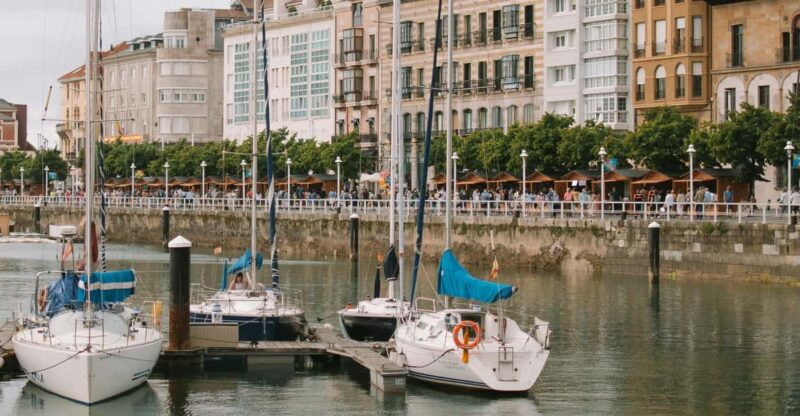 Historical Gijon Tour (Gamified) - Guided Tour Experience