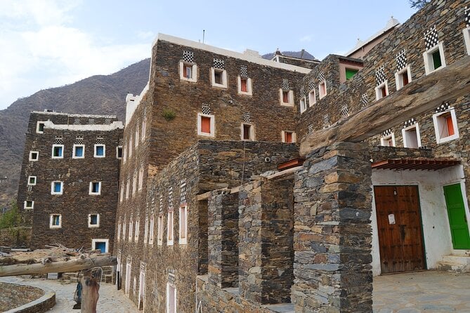 Historical & Heritage Tour in Abha- Rijal Almaa Village - Small Group Tour Experience