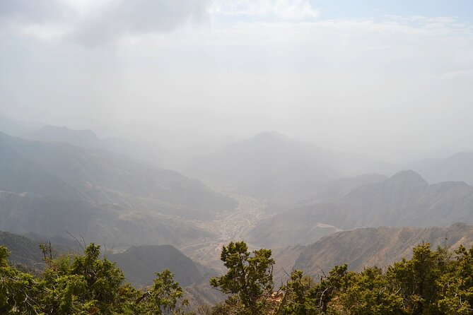 Historical & Heritage Tour in Abha- Rijal Almaa Village - Museum and Bazaar Visits