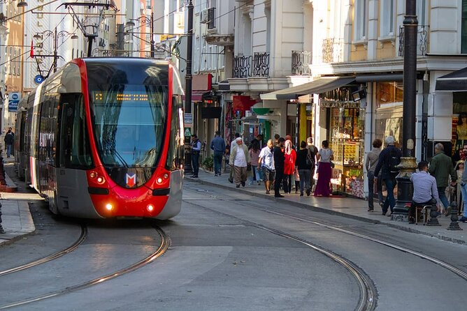 Historical Istanbul Shopping Tour - Turkey Insiders Team - Experiencing Local Cuisine