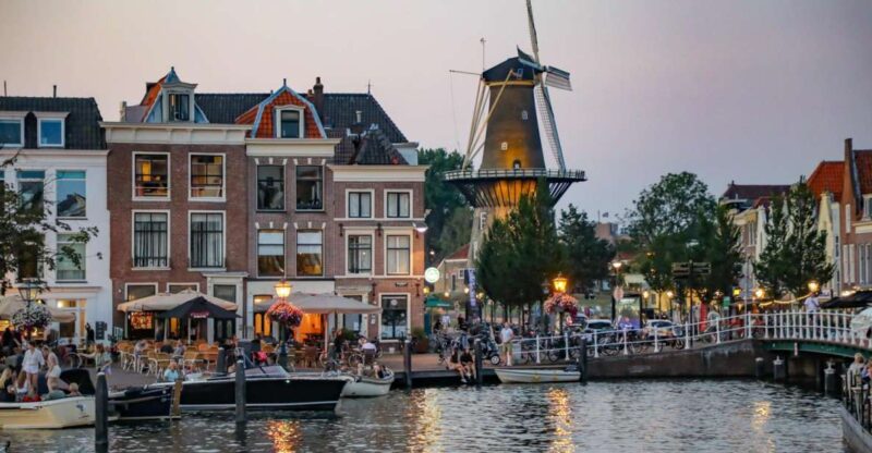 Historical Leiden: Private Tour With Local Guide - Discover Leidens History