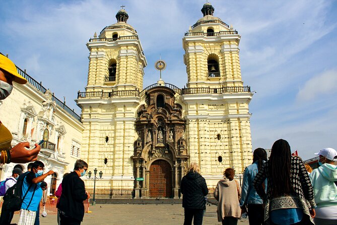 Historical Lima Downtown & Catacombs Tour - Tour Highlights and Inclusions