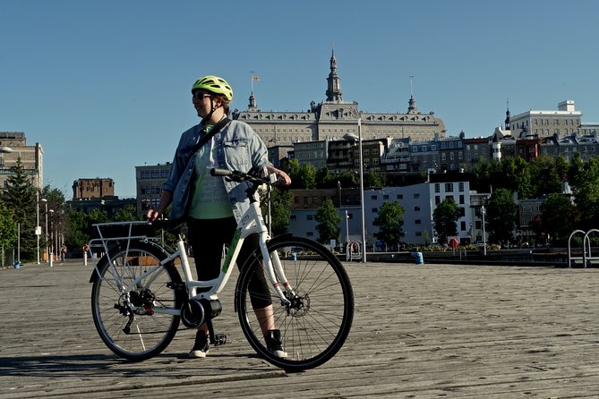 HIstorical Lower Town & Neighborhoods Private Bike Tour - Exploring the Lower Town