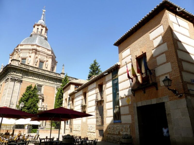 Historical Madrid in French: In Small Committee & In Private - Key Points