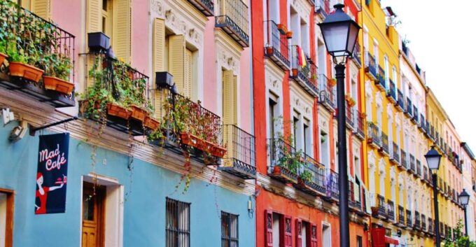 Historical Madrid in French: In Small Committee & In Private - Small Group Dynamics and Private Tour Customization