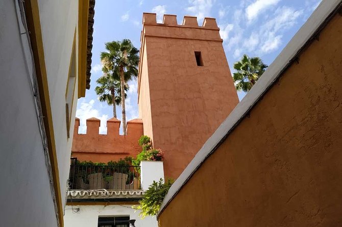 Historical Sights and Tasty Tapas in Seville's Jewish Quarter - Experience the Historic Jewish Quarter
