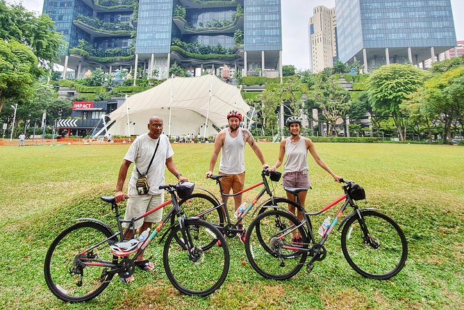 Historical Singapore Bike Tour on Full-Sized Bicycles - Suitability and Recommendations