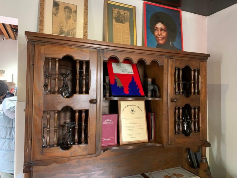 Historical Soweto & Apartheid Museum Tour - Experiencing Street Culture and Cuisine