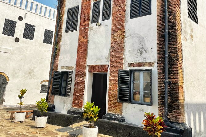 Historical Tour in Cape Coast Ghana - Scenic Views and Landmarks