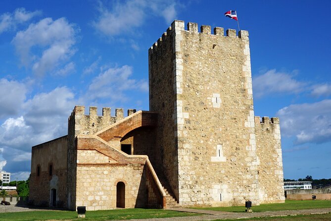 Historical Tour in the Colonial City of Santo Domingo - Immersive Cultural Experience
