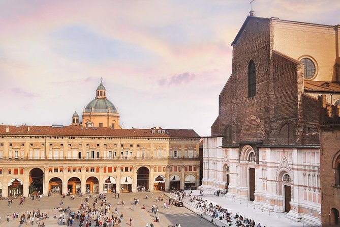 Historical Tour of Bologna - Meeting Point and Duration
