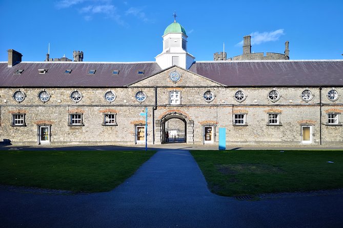 Historical Tour of Kilkenny in French. - Tour Duration and Pricing
