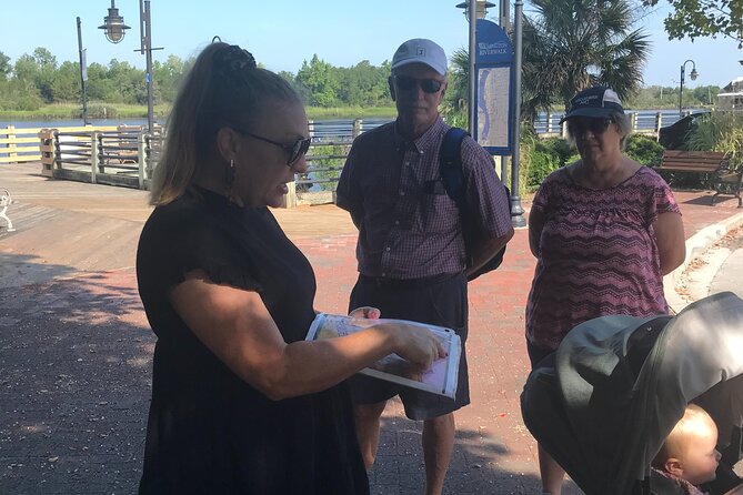 History and Architecture Walking Tour - Popular Districts Explored