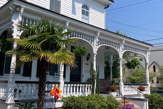 History and Architecture Walking Tour - Historic Homes and Gardens