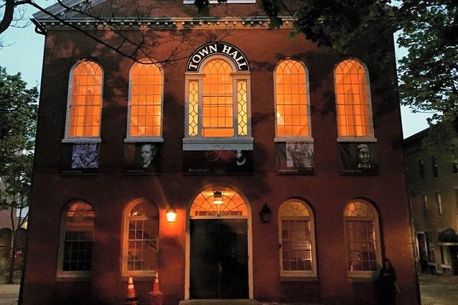 History and Hauntings of Salem Guided Walking Tour - Just The Basics