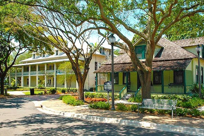 History Museum, Pioneer House Museum & Schoolhouse Museum - Group Size Limit