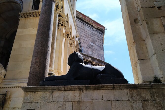 History Tour - Guide and Expertise