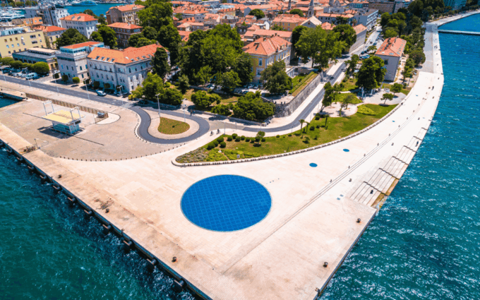 History Walking Tour in Old Center Zadar With Licenced Guide - Vibrant Architectural Marvels